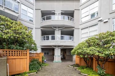 Condo for sale at 313 10533 University Drive Surrey British Columbia - MLS: R3137597