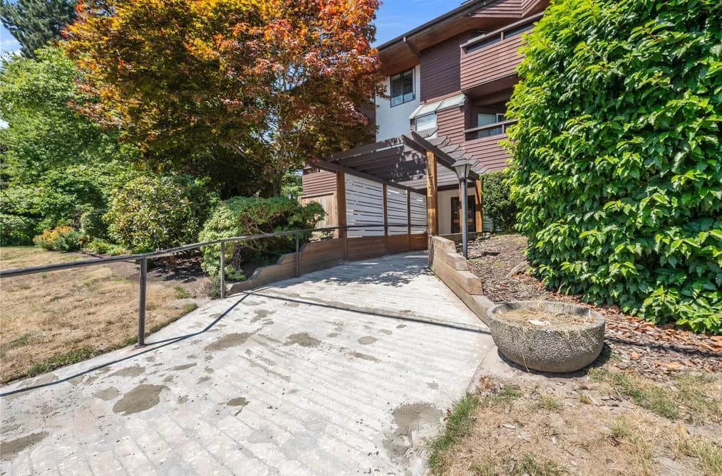 313 1177 HOWIE AVENUE, Coquitlam, BC — Residential for Sale - Main Photo