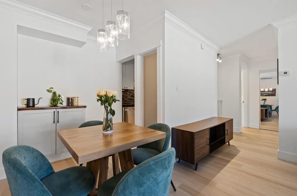 313 2025 W 2ND AVENUE, Vancouver, BC — Residential for Sale - Photo 2