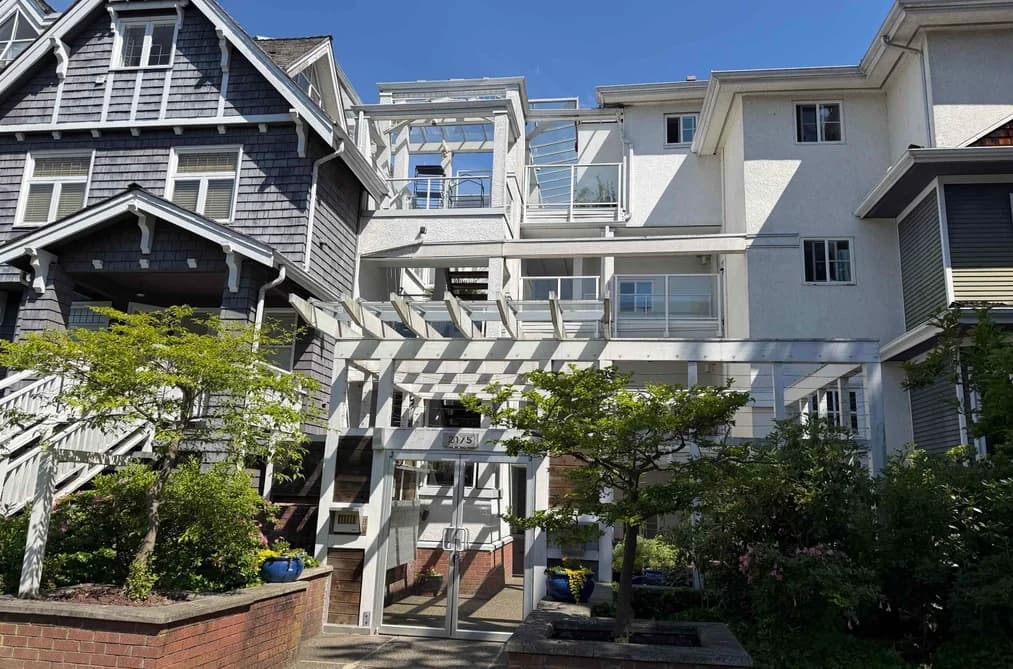 313 2175 W 3RD AVENUE, Vancouver, BC — Residential for Sale - Photo 2