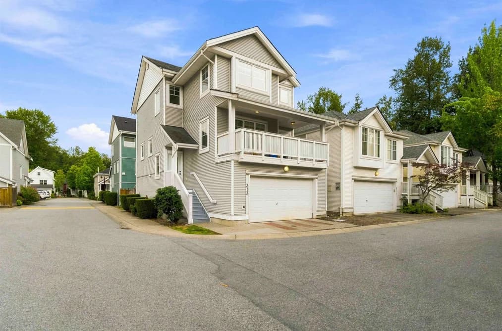 313 3000 RIVERBEND DRIVE, Coquitlam, BC — Residential for Sale - Photo 2