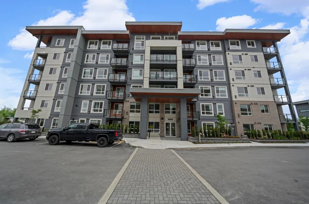 313 30490 CARDINAL AVENUE, Abbotsford, BC — Residential for Sale - Photo 2