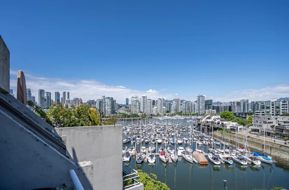 313 674 LEG IN BOOT SQUARE, Vancouver, BC — Residential for Sale - Photo 2