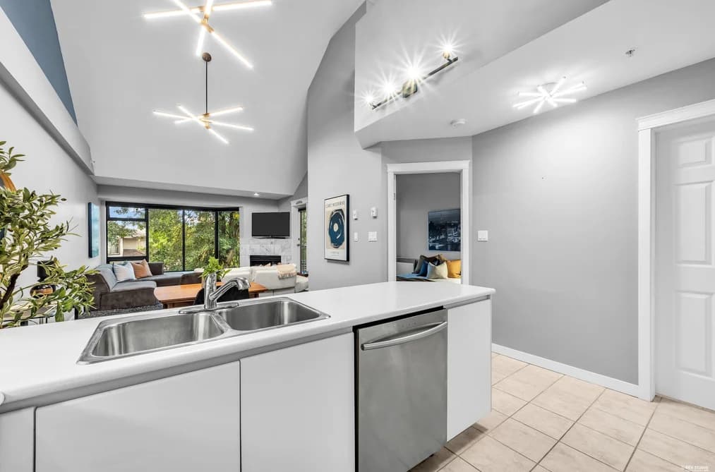 314 1966 COQUITLAM AVENUE, Port Coquitlam, BC — Residential for Sale - Main Photo