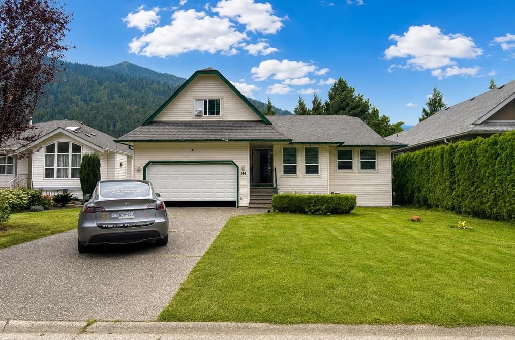 314 MIAMI RIVER DRIVE, Harrison Hot Springs, BC — Residential for Sale - Main Photo