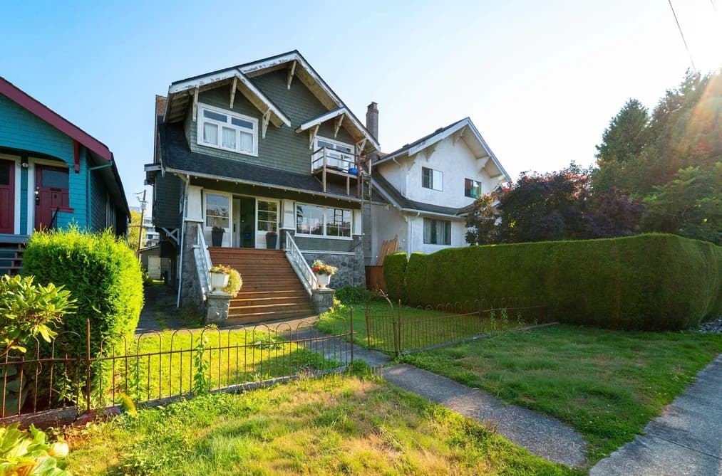 3144 W 7TH AVENUE, Vancouver, BC — Residential Income for Sale - Main Photo