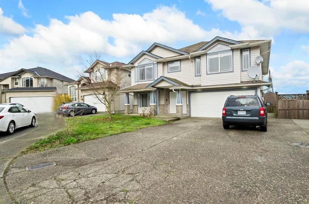 31449 LEGACY COURT, Abbotsford, BC — Residential for Sale - Photo 2