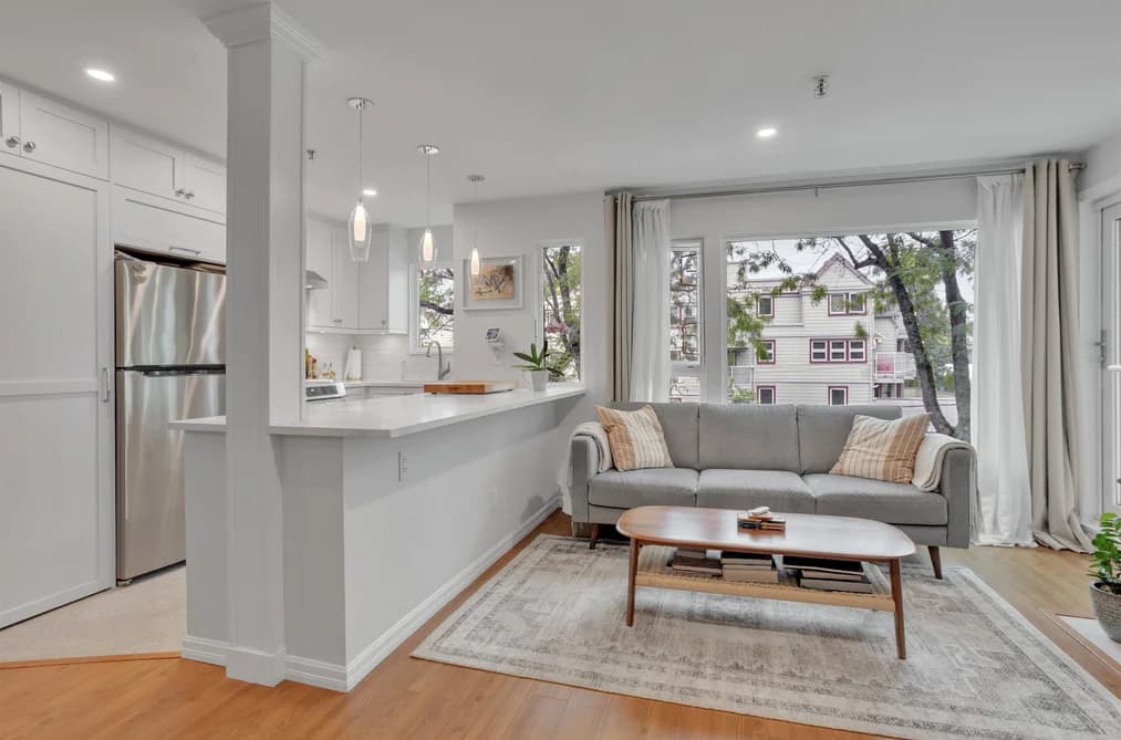 315 2020 W 8TH AVENUE, Vancouver, BC — Residential for Sale - Photo 2