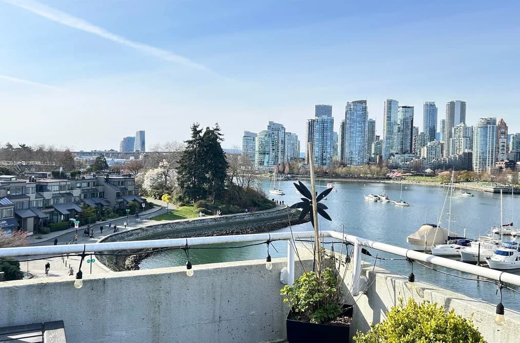 315 674 LEG IN BOOT SQUARE, Vancouver, BC — Residential for Sale - Photo 2