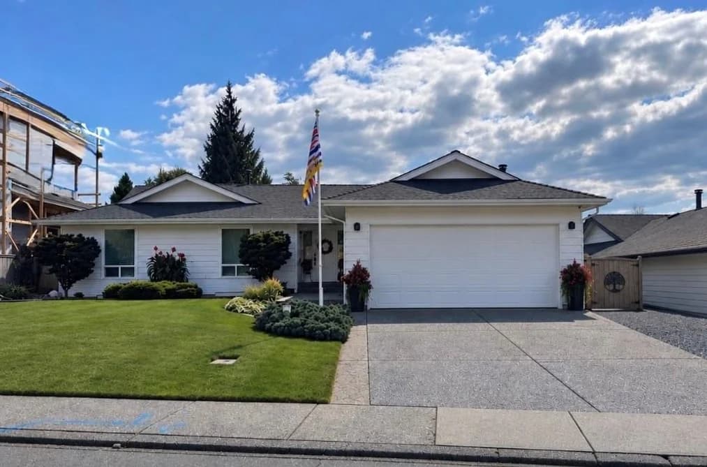 31524 SUNNYSIDE CRESCENT, Abbotsford, BC — Residential for Sale - Main Photo