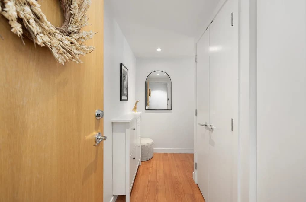 316 221 E 3RD STREET, North Vancouver, BC — Residential for Sale - Photo 2