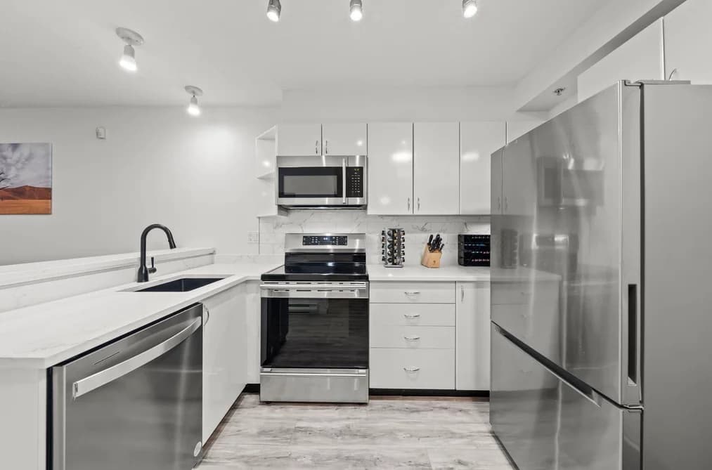 316 528 ROCHESTER AVENUE, Coquitlam, BC — Residential for Sale - Photo 2