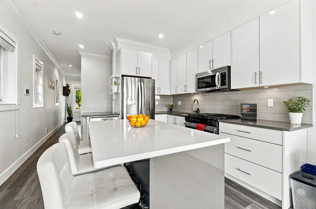 3162 VENABLES STREET, Vancouver, BC — Residential for Sale - Photo 2
