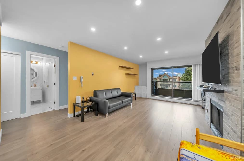 317 8600 ACKROYD ROAD, Richmond, BC — Residential for Sale - Main Photo