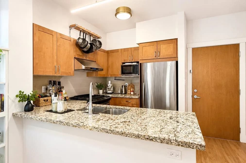 318 1111 E 27TH STREET, North Vancouver, BC — Residential for Sale - Photo 2