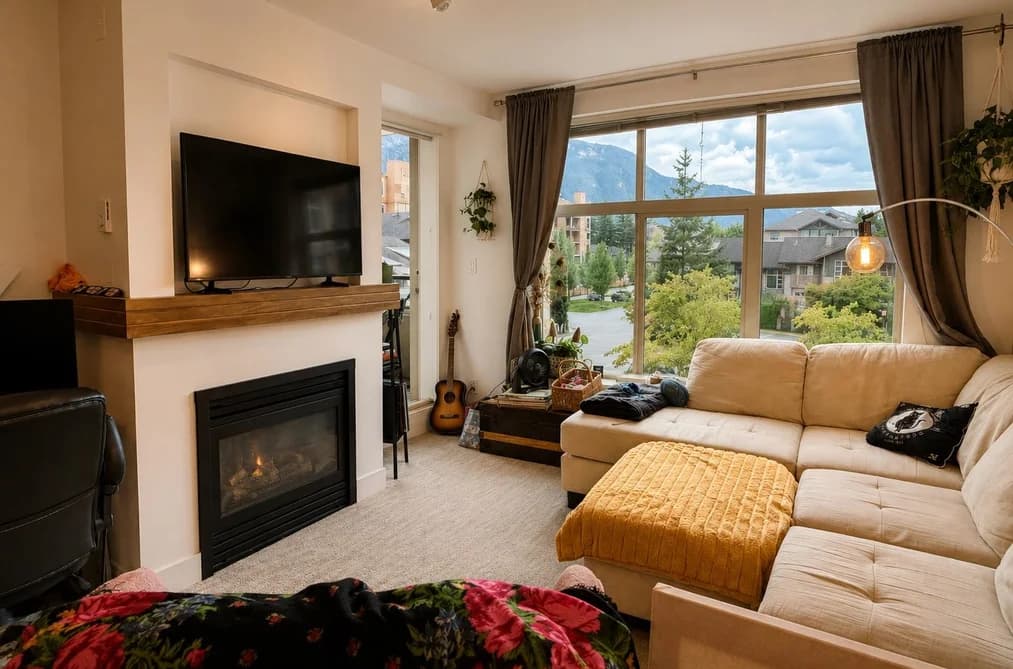 318 1211 VILLAGE GREEN WAY, Squamish, BC — Residential for Sale - Photo 2