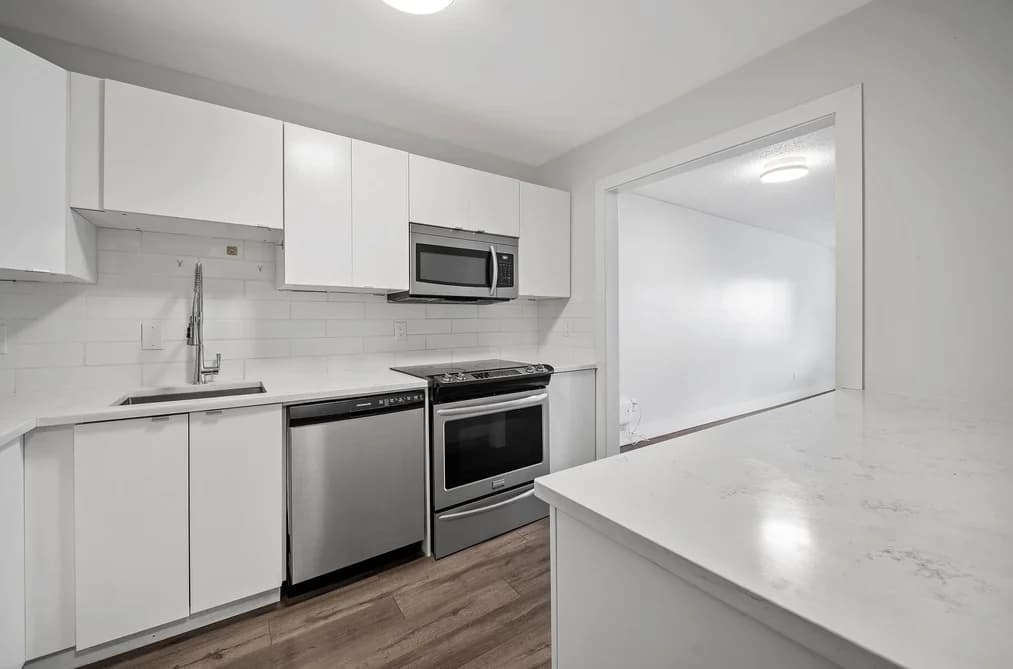 318 1561 VIDAL STREET, White Rock, BC — Residential for Sale - Photo 2