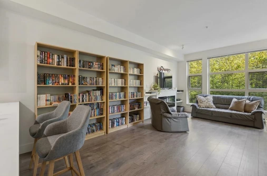 318 3602 ALDERCREST DRIVE, North Vancouver, BC — Residential for Sale - Photo 2