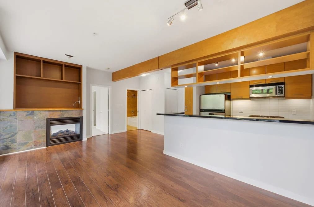 318 560 RAVEN WOODS DRIVE, North Vancouver, BC — Residential for Sale - Main Photo