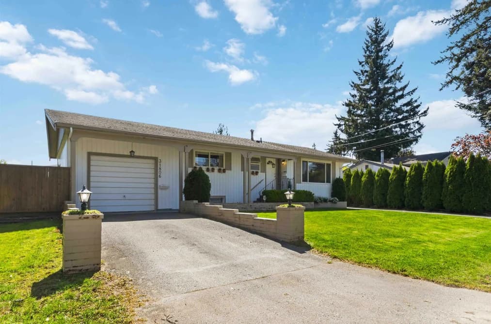 31806 CARLSRUE AVENUE, Abbotsford, BC — Residential for Sale - Photo 2