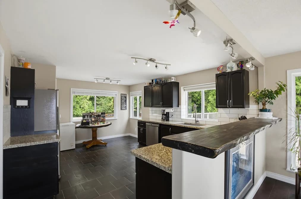 31861 BENCH AVENUE, Mission, BC — Residential for Sale - Photo 2