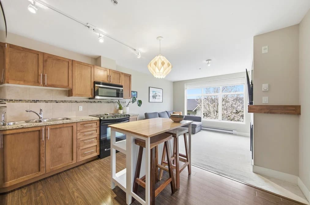 319 1211 VILLAGE GREEN WAY, Squamish, BC — Residential for Sale - Photo 2