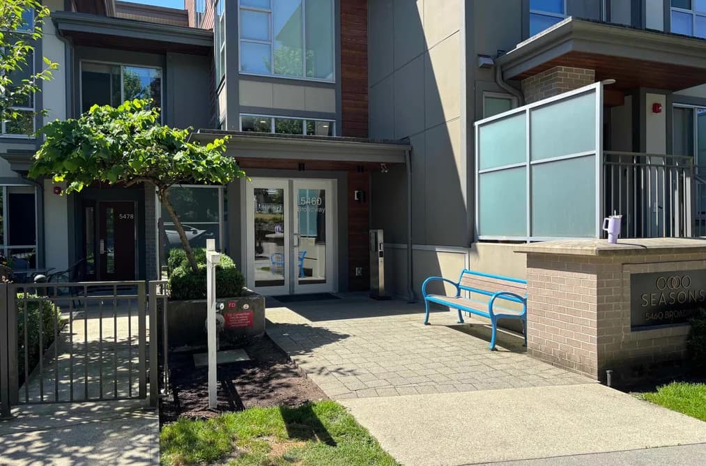 319 5460 BROADWAY, Burnaby, BC — Residential for Sale - Photo 2