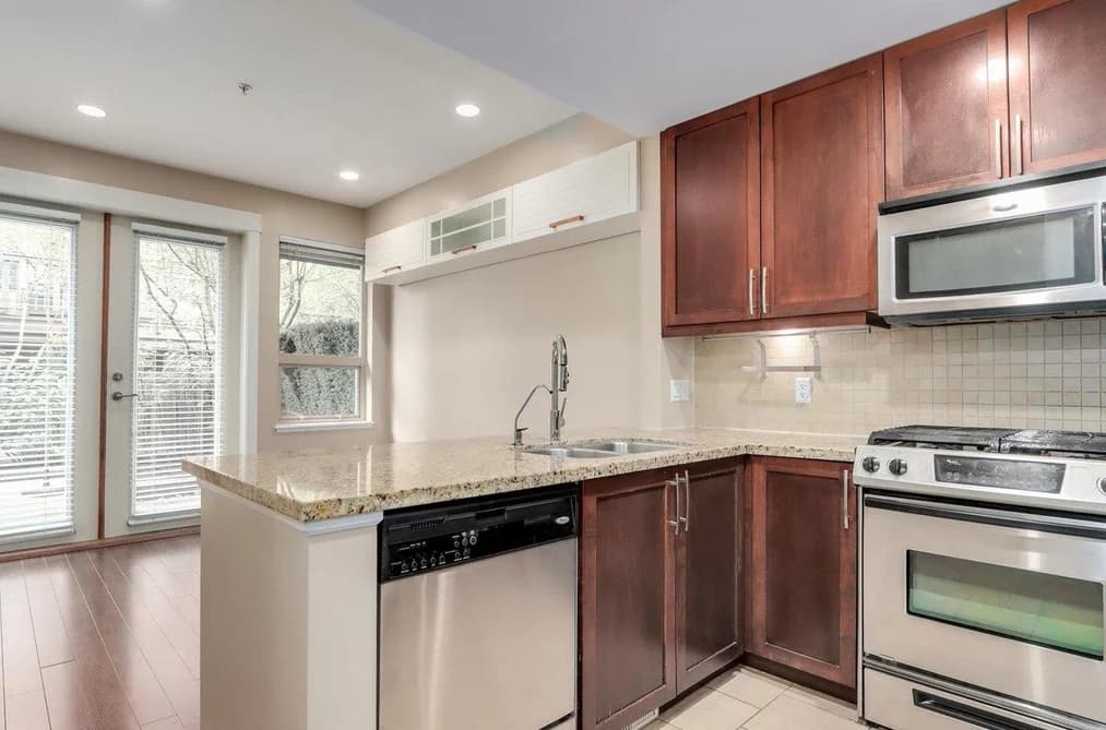 319 E 15TH STREET, North Vancouver, BC — Residential for Sale - Main Photo
