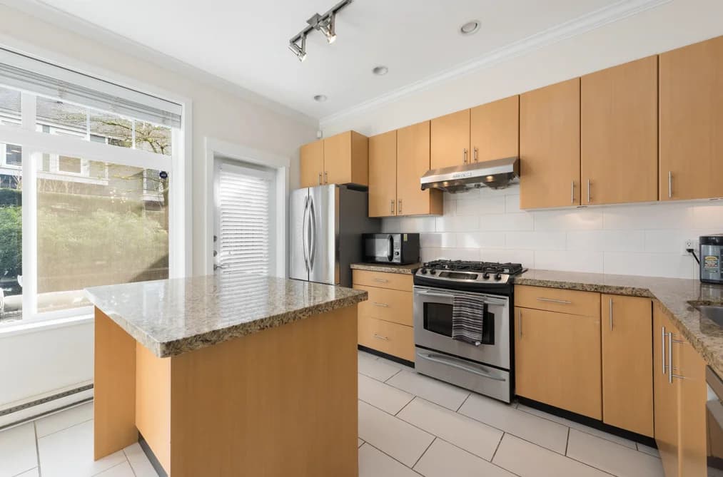 319 W 59TH AVENUE, Vancouver, BC — Residential for Sale - Photo 2