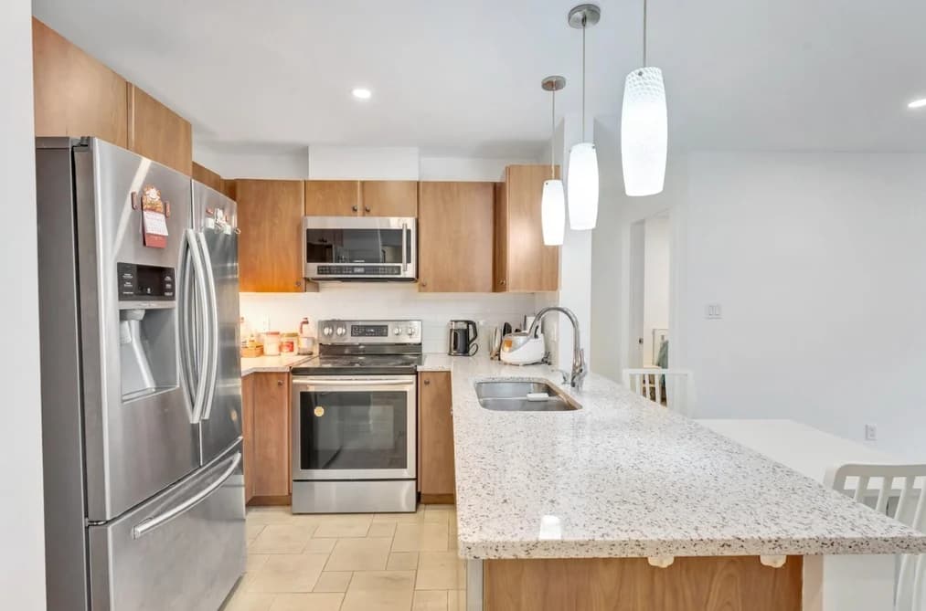 320 6508 DENBIGH AVENUE, Burnaby, BC — Residential for Sale - Photo 2