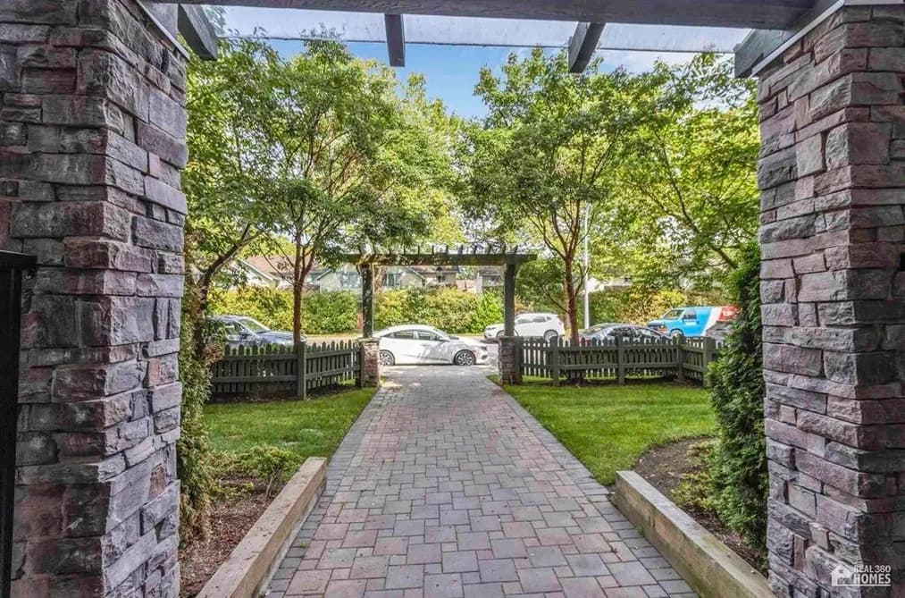 320 8183 121A STREET, Surrey, BC — Residential for Sale - Photo 2