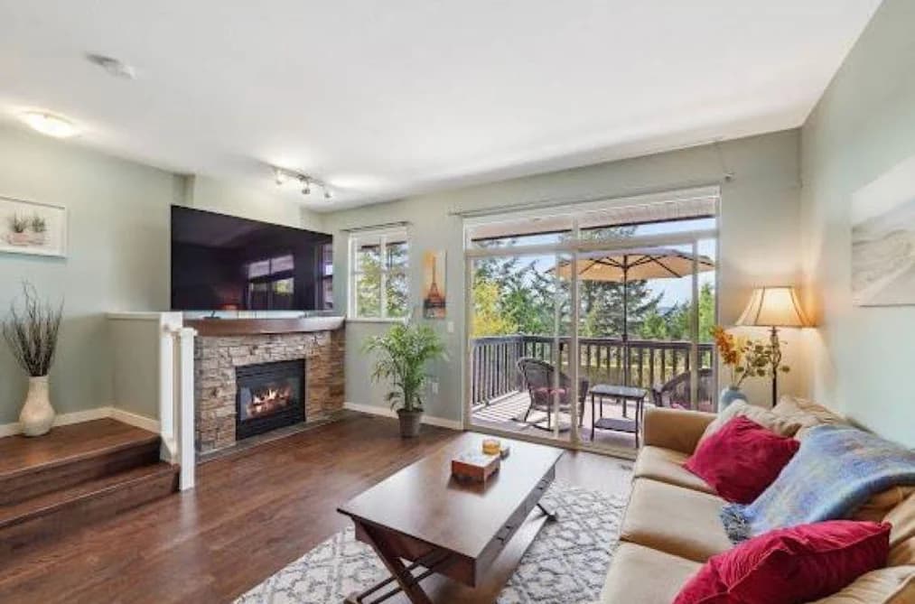 320 DECAIRE STREET, Coquitlam BC V3K 7C3 - Photo 1