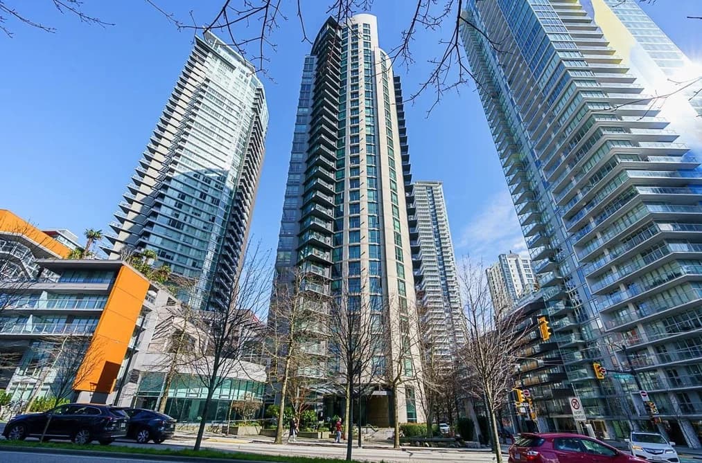 3202 501 PACIFIC STREET, Vancouver, BC — Residential for Sale - Photo 2