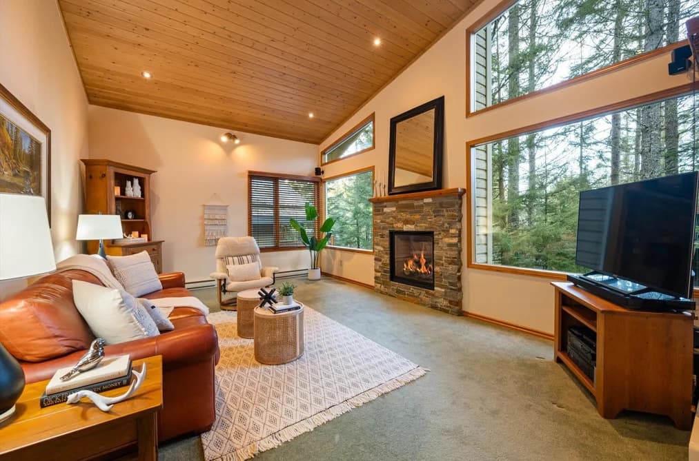 3205 ARBUTUS DRIVE, Whistler, BC — Residential for Sale - Photo 2