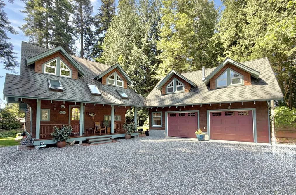 3205 BEACH AVENUE, Roberts Creek, BC — Residential for Sale - Main Photo