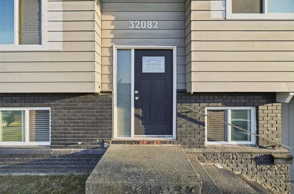 32082 AUSTIN AVENUE, Abbotsford, BC — Residential for Sale - Photo 2