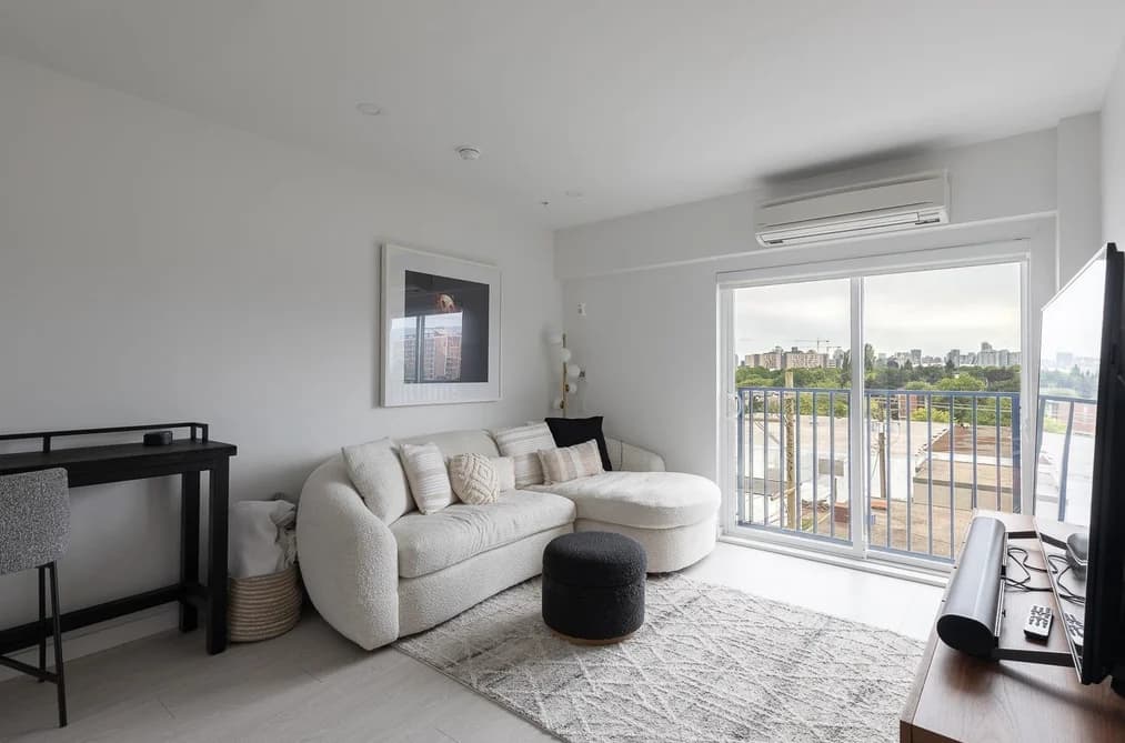 321 1120 E GEORGIA STREET, Vancouver, BC — Residential for Sale - Photo 2