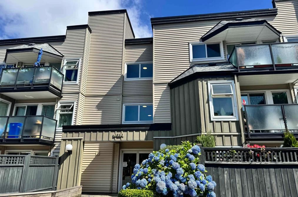 321 1850 E SOUTHMERE CRESCENT, Surrey, BC — Residential for Sale - Photo 2