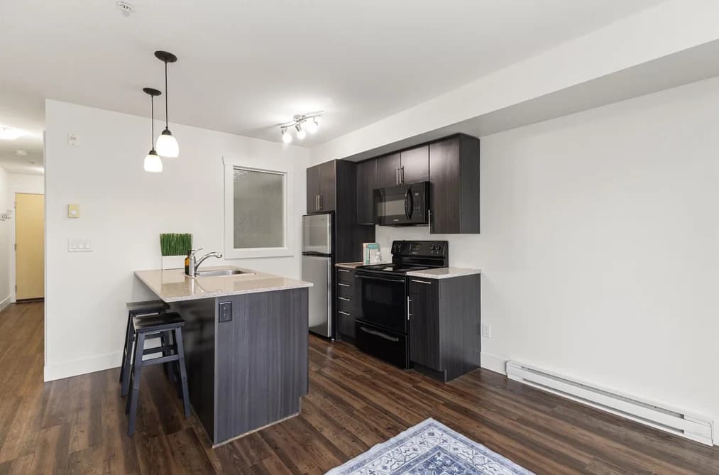 321 2565 CAMPBELL AVENUE, Abbotsford, BC — Residential for Sale - Photo 2