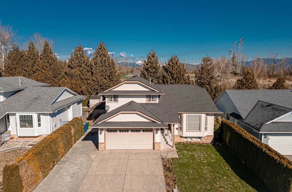 32155 CLINTON AVENUE, Abbotsford, BC — Residential for Sale - Main Photo