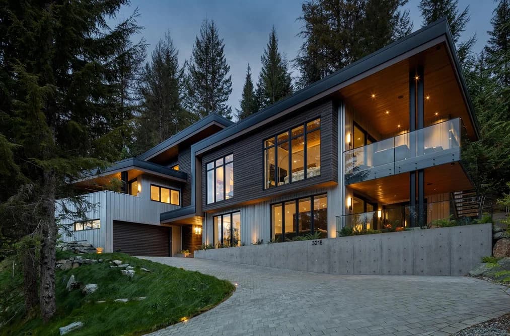 3218 JUNIPER PLACE, Whistler, BC — Residential for Sale - Main Photo