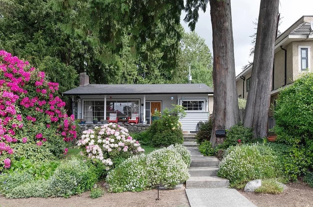 322 E 25TH STREET, North Vancouver, BC — Residential for Sale - Main Photo