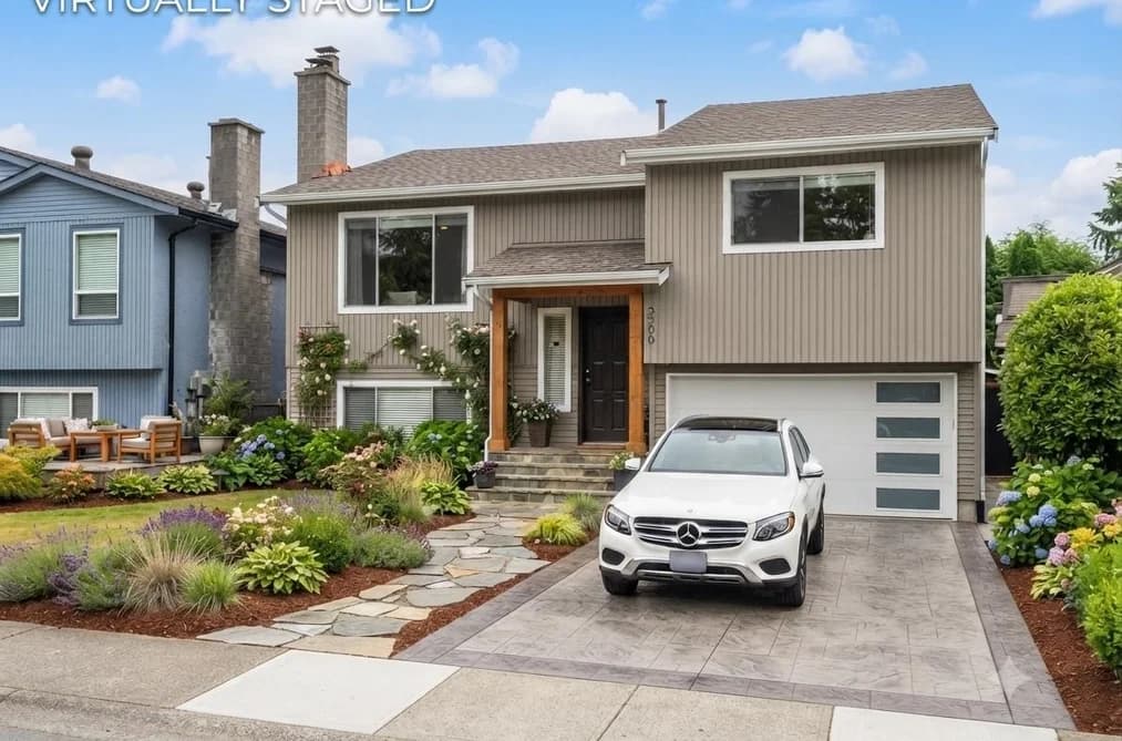 3220 HARWOOD AVENUE, Coquitlam, BC — Residential for Sale - Photo 2