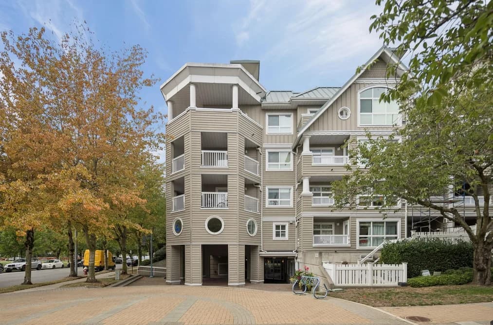 323 5900 DOVER CRESCENT, Richmond, BC — Residential for Sale - Main Photo
