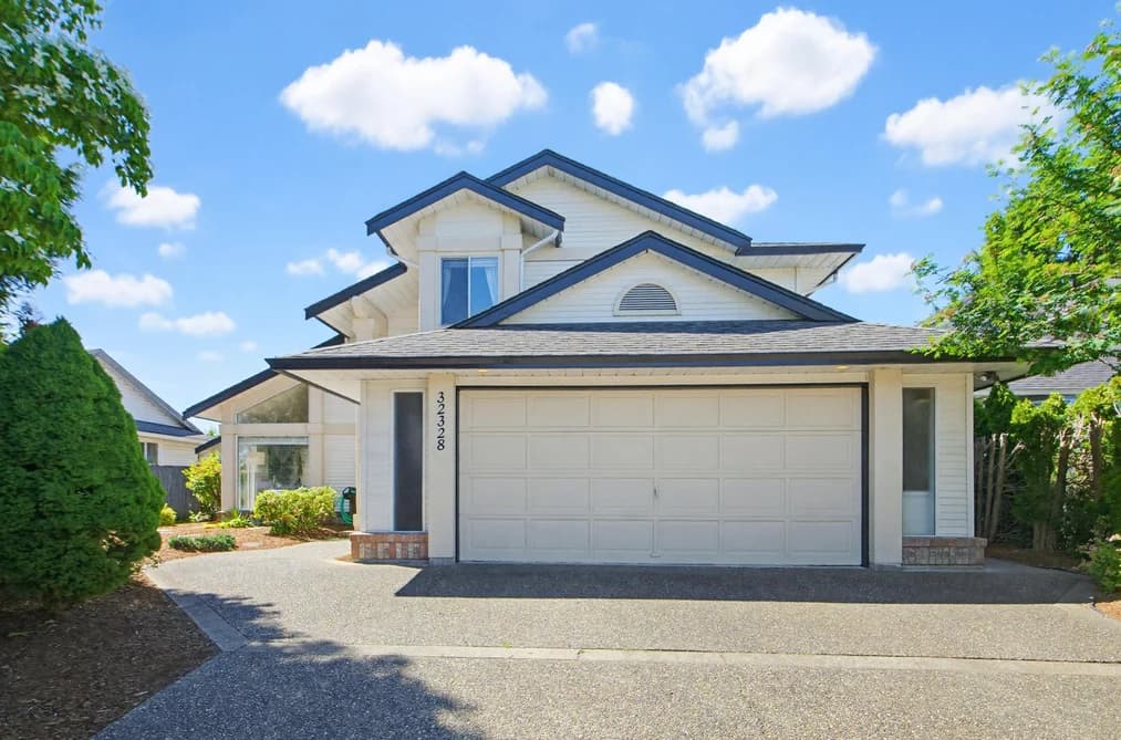 32328 SLOCAN DRIVE, Abbotsford, BC — Residential for Sale - Photo 2