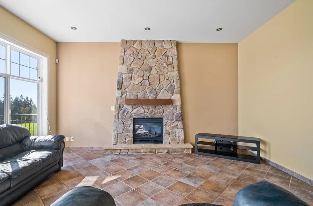 3233 CHARTWELL LANE, Coquitlam, BC — Residential for Sale - Photo 2