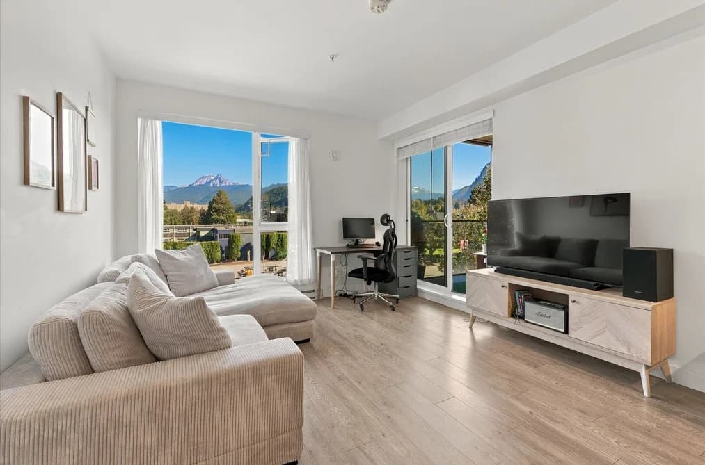 324 37881 CLEVELAND AVENUE, Squamish, BC — Residential for Sale - Main Photo
