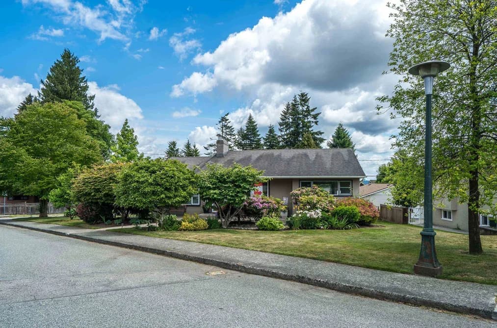 324 CHURCHILL AVENUE, New Westminster, BC — Residential for Sale - Main Photo