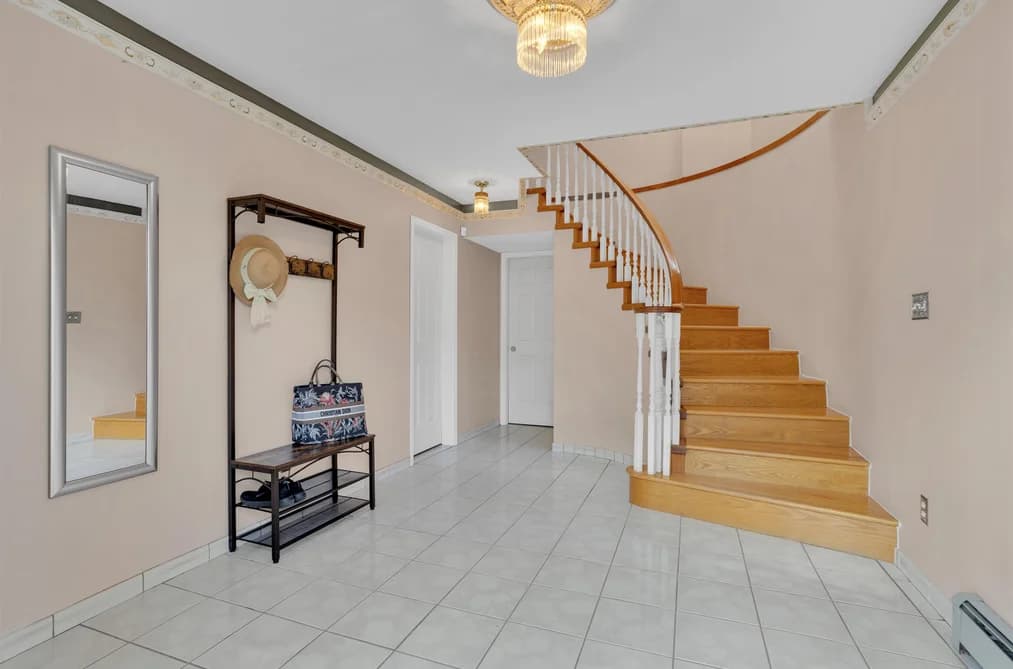 3240 CLIVE AVENUE, Vancouver, BC — Residential for Sale - Photo 2