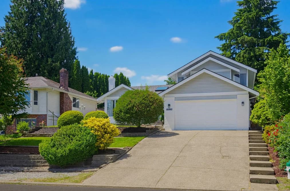 32562 MURRAY AVENUE, Abbotsford, BC — Residential for Sale - Photo 2